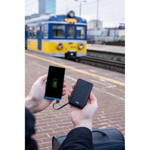 Power bank 5000 mAh ze zintegrowanymi kablami, adapter w komplecie | Presley Power bank 5000 mAh ze zintegrowanymi kablami, adapter w komplecie | Presley